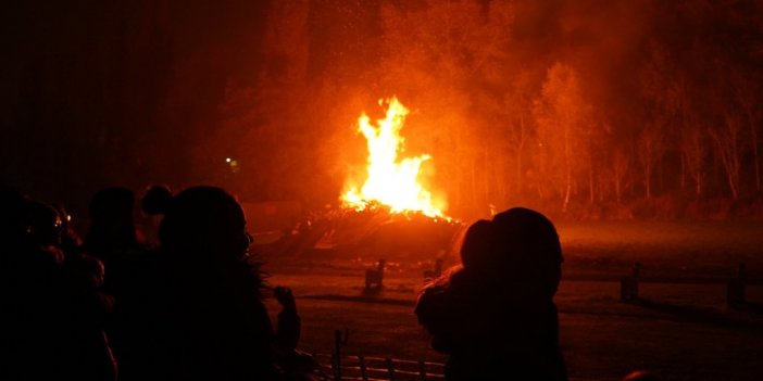 İngiltere’de Covid-19 sonrası ilk "şenlik ateşi" kutlamaları