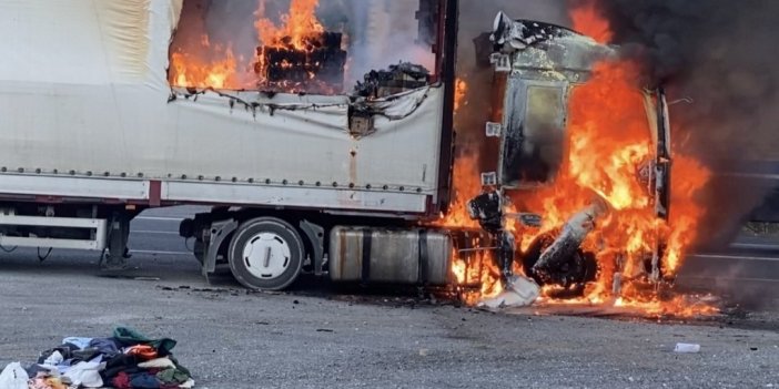 Adana’da seyir halindeki tır alev alev yandı