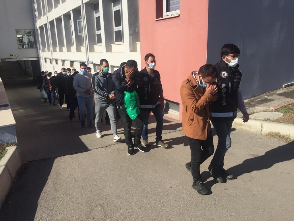 Tefeci Operasyonunda Gözaltına Alınan 17 Zanlıdan 7’si Tutuklandı