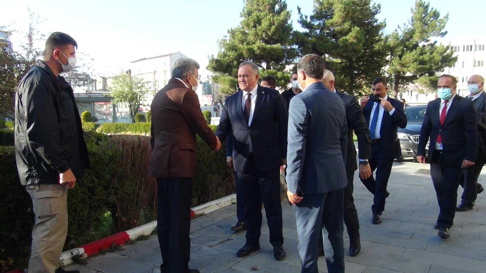 MHP’li Akçay Van’da