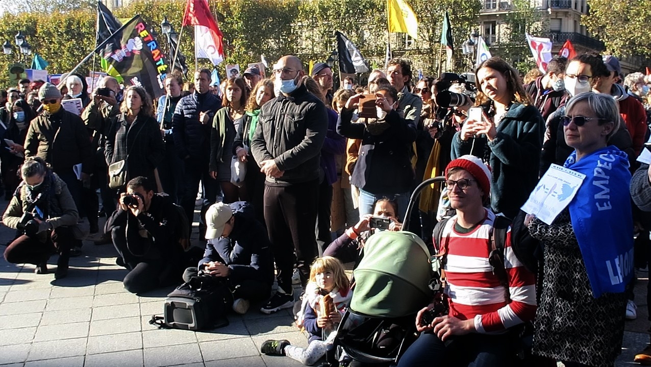 Paris’te Çevreciler Sokağa İndi