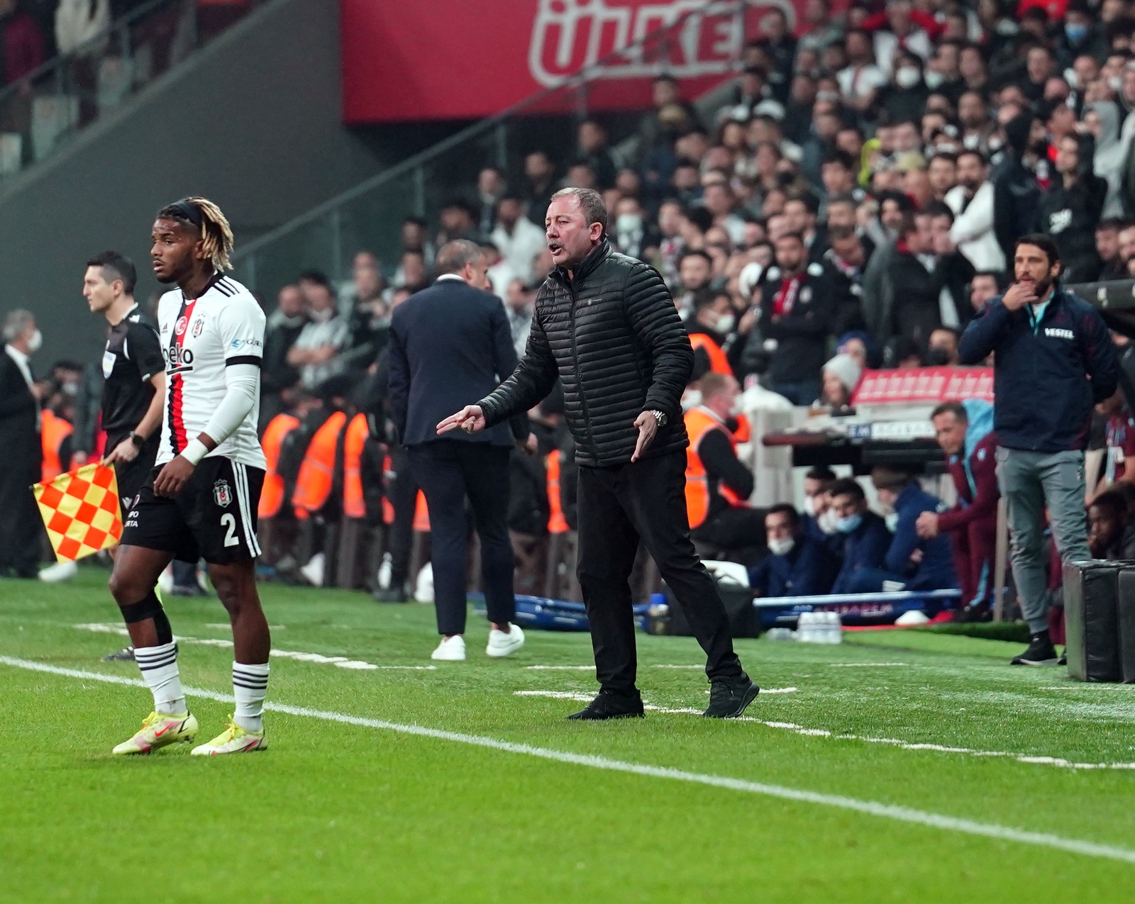 Sergen Yalçın: “Kelimelerin Tükendiği Yerdeyiz”