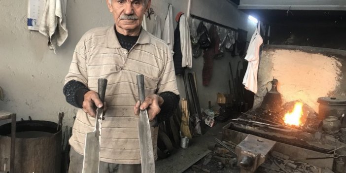 70 yıldır demire sanatını işliyor