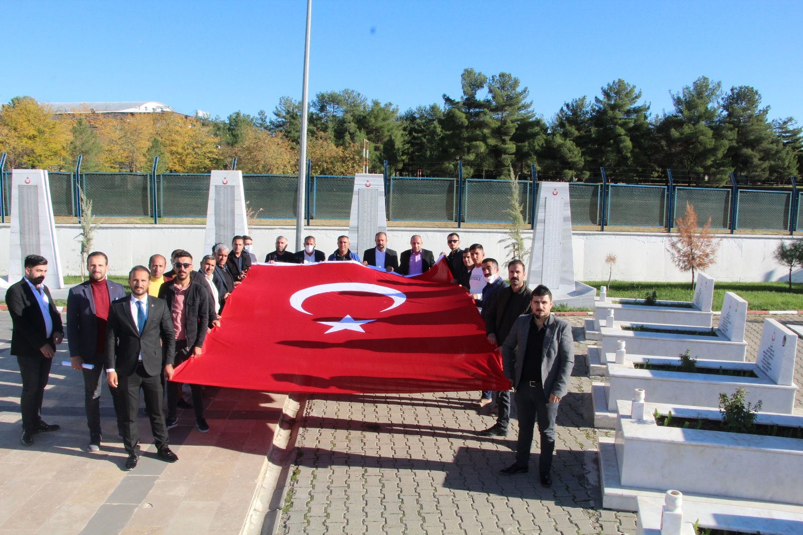 Siirt’te şehit ailelerinden Lütfü Türkkan’a tepki