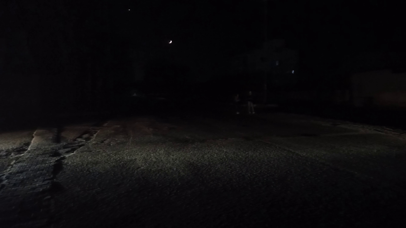 Gazze yakıt sıkıntısı nedeniyle karanlığa gömüldü