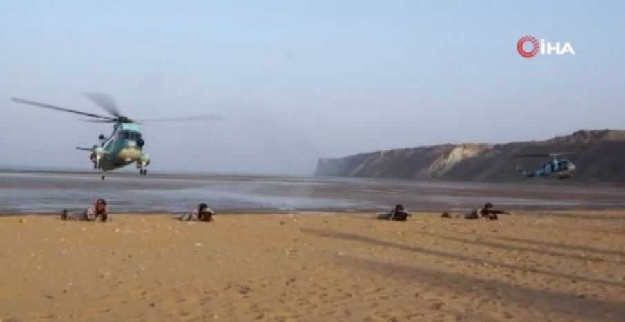 İran’dan Basra Körfezi’nde askeri tatbikat