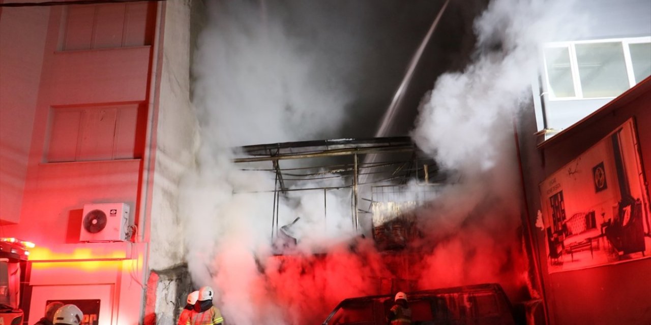 İzmir'de dükkanı kundaklanan iş yeri sahibi diri diri yandı