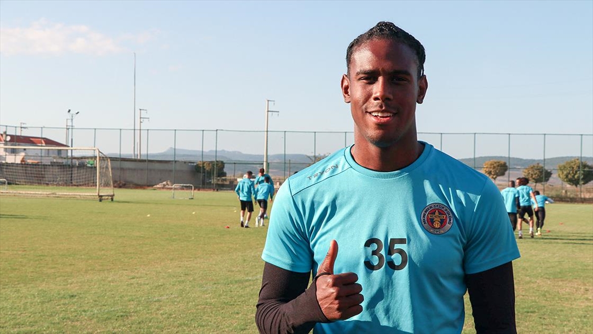 Menemensporlu Enock Barwuah, Ağabeyi Mario Balotelli'yi Anlattı