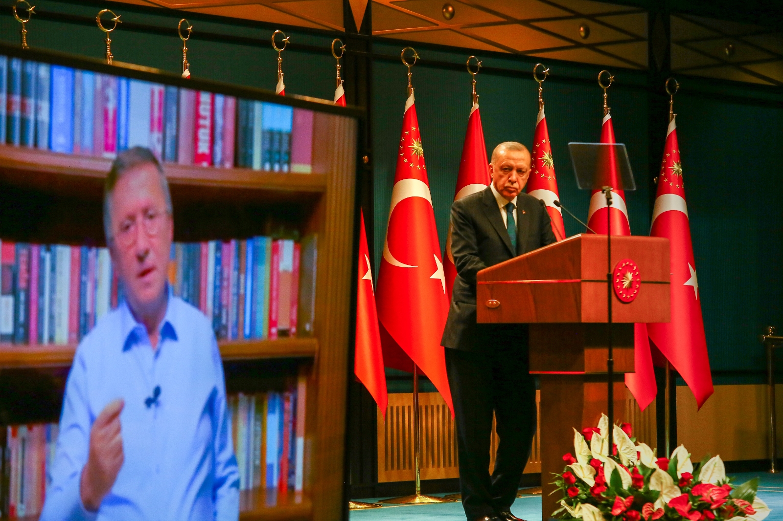 Erdoğan:  "Bu şahsın en ağır bedelleri ödemesi için siyasi ve hukuki tüm imkanları kullanacağız"