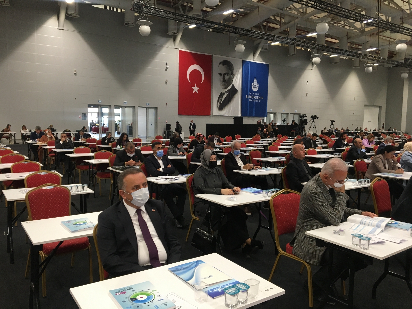 İBB Meclis Toplantısı’nda CHP’nin Yarım Bıraktığı Projeler Gündem Oldu