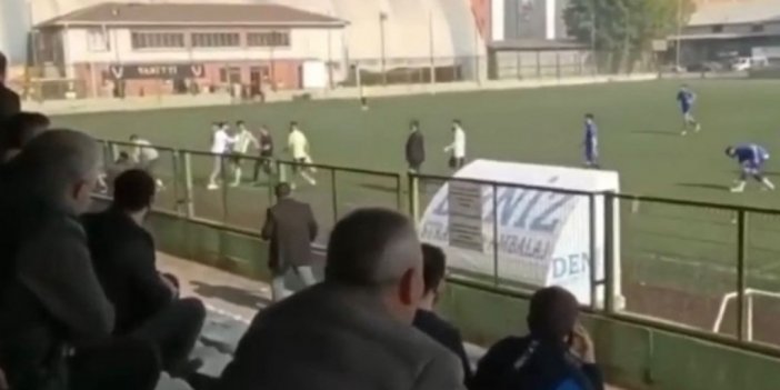 Futbolcuya kramponla saldırdı, o anlar kamerada