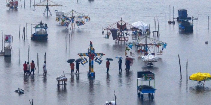Hindistan’daki sel felaketinde 5 kişi hayatını kaybetti