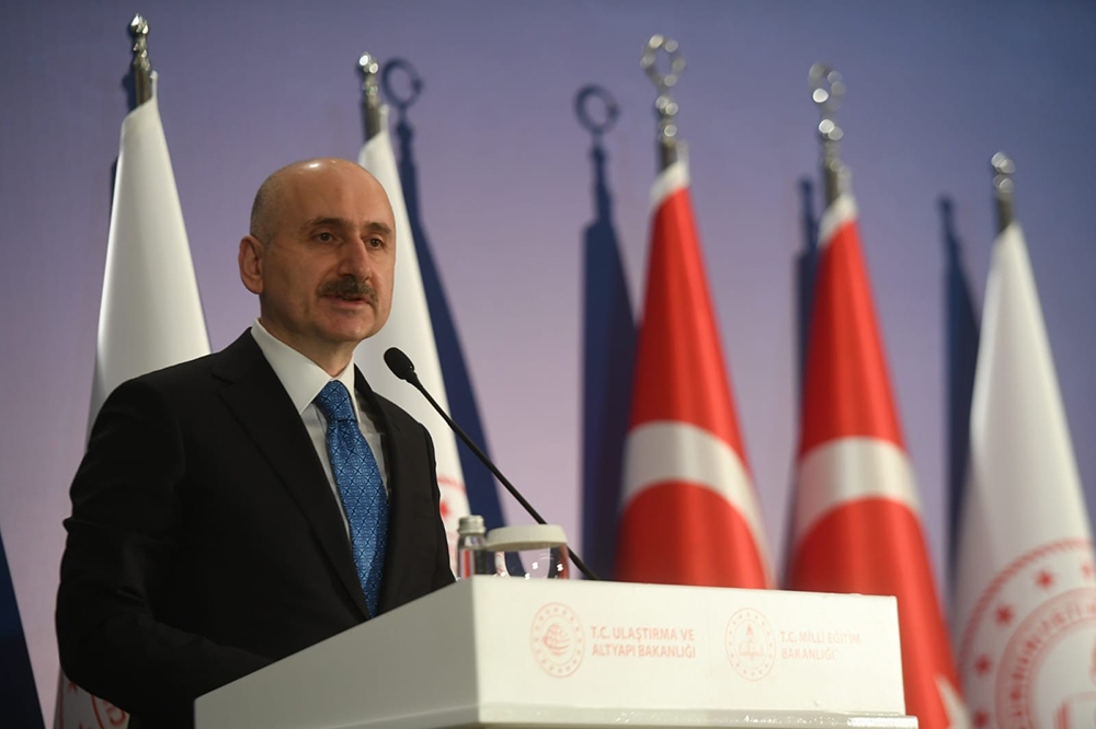 Bakan Karaismailoğlu: “Biz Ankara’yı, İstanbul’u, İzmir’i birilerinin keyfine terk edemeyiz”