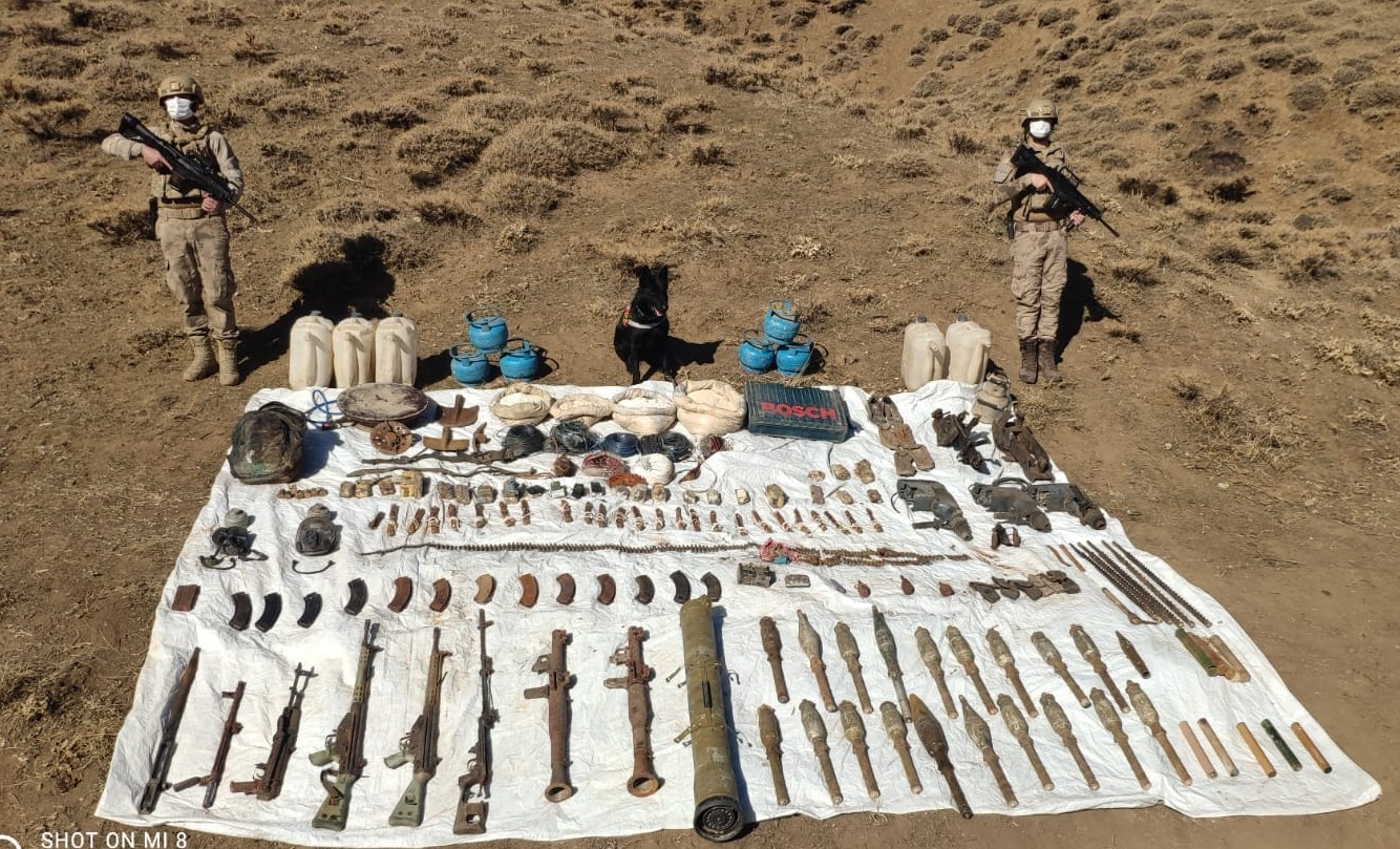 Yüksekova’da çok sayıda mühimmat ele geçirildi