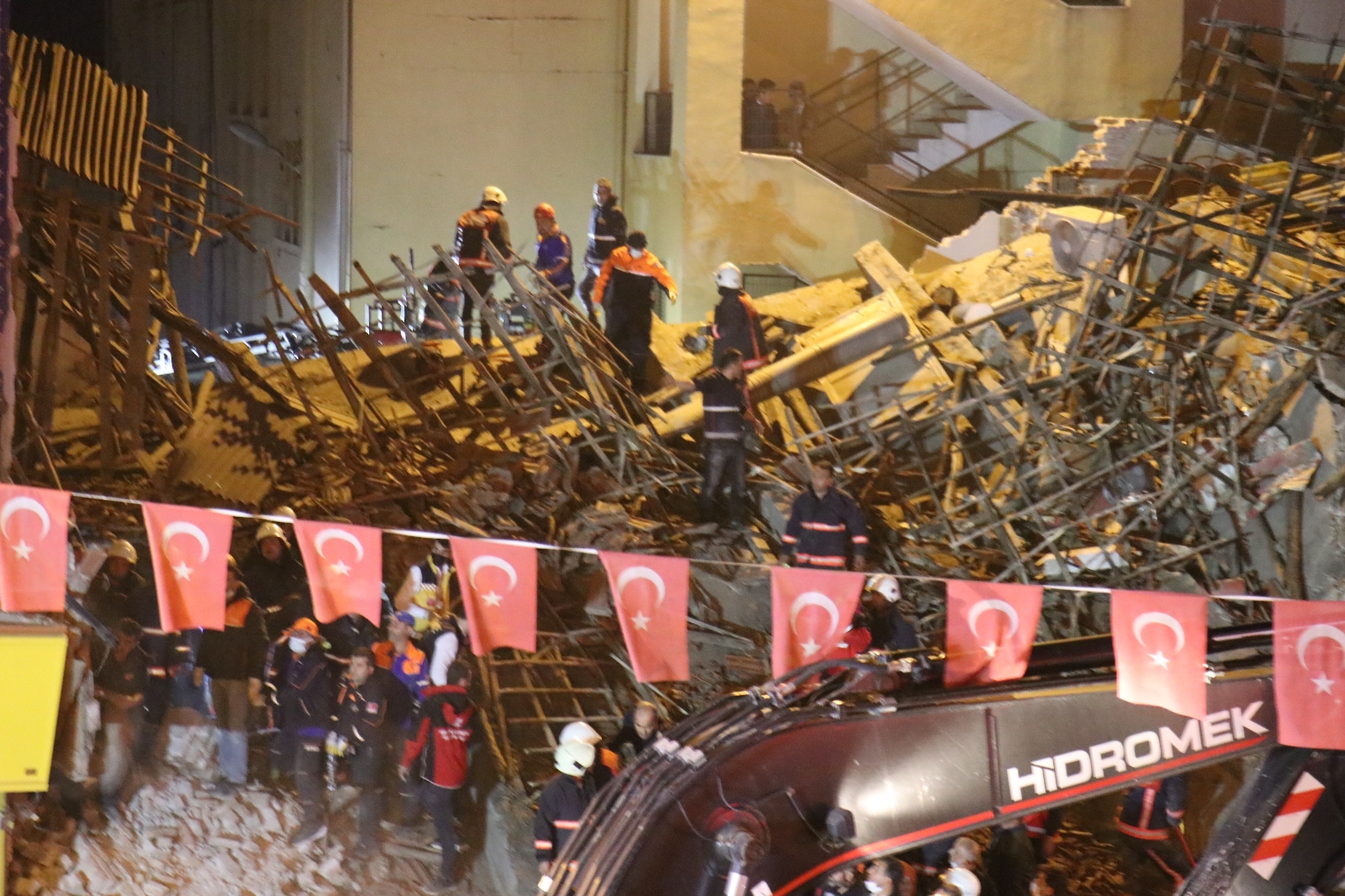 Malatya Cumhuriyet Başsavcılığından, iki katlı binada meydana gelen göçükle ilgili soruşturma