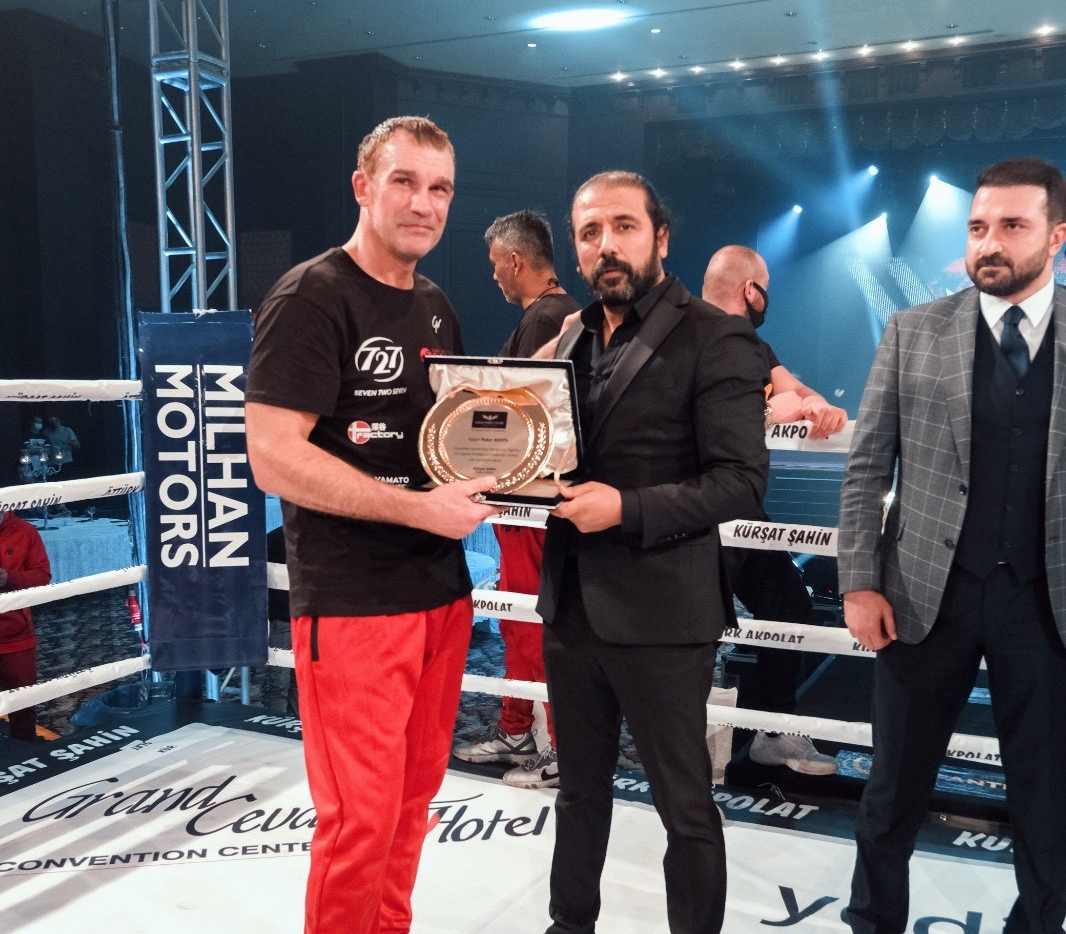 Ünlü Kick Boks Organizatörü Kürşat Şahin İsyan Etti!