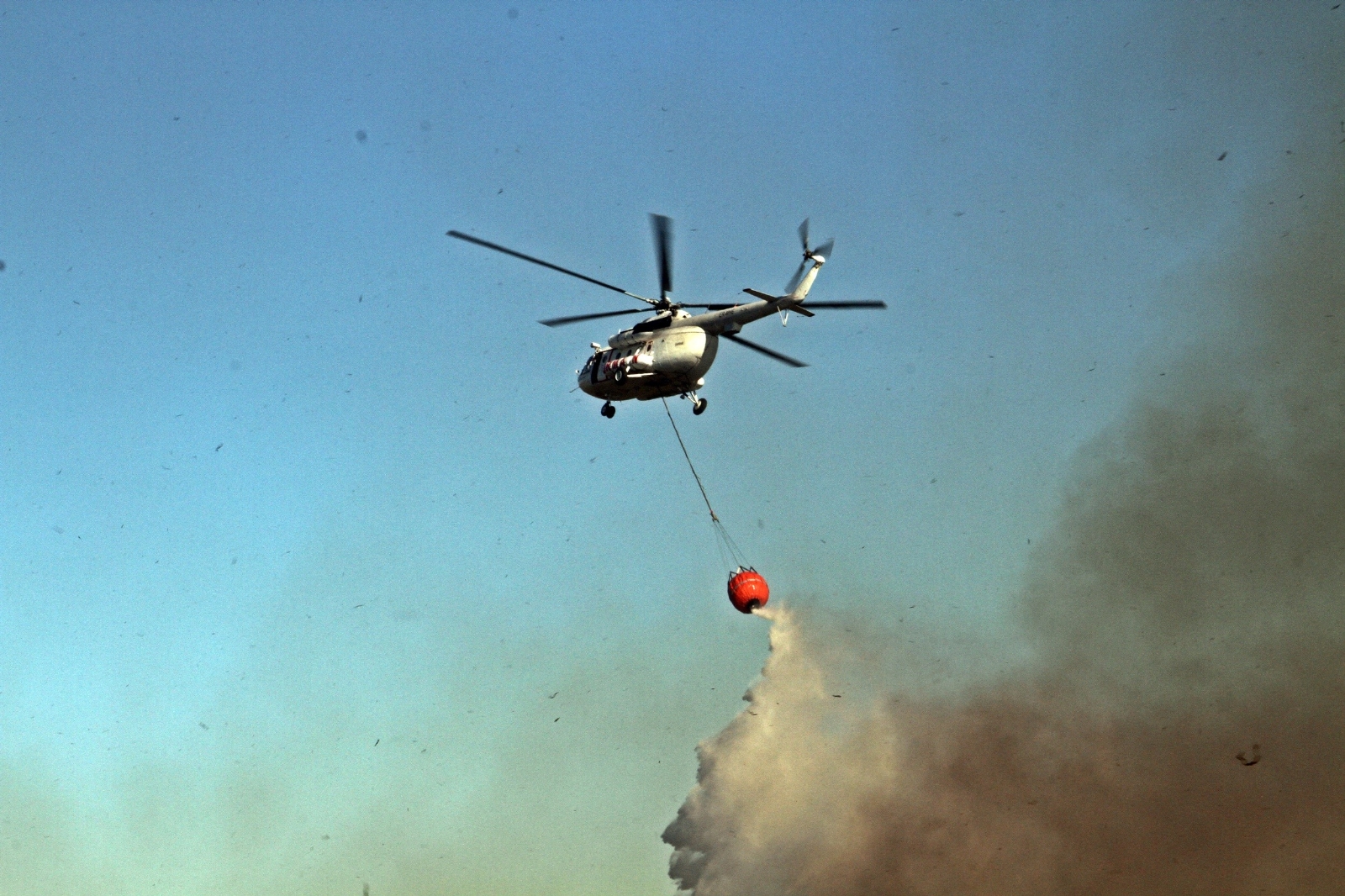 Çiftçilere korku dolu anlar yaşatan yangın, 2 saatlik çalışma sonucu söndürüldü