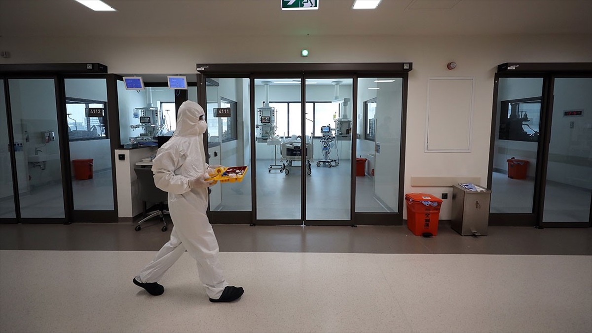 Salgınla Mücadelenin Eksik Parçası Kovid-19 İlaçlarıyla Tamamlanacak