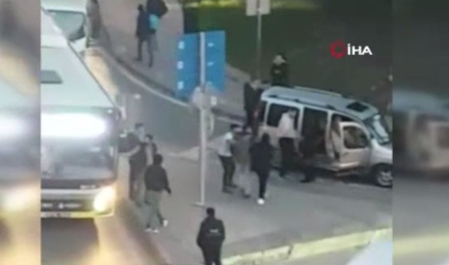 Esenler’de otobüs şoförüne darp girişimi kamerada