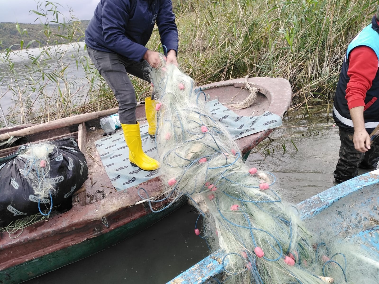 Arnavutköy’de yasadışı balık avcılığına ceza yağdı