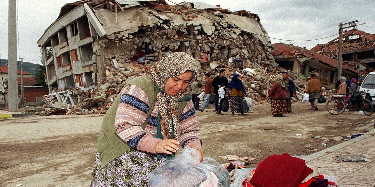 22 yıldır Düzce Depremi'nin acısı unutulmuyor!