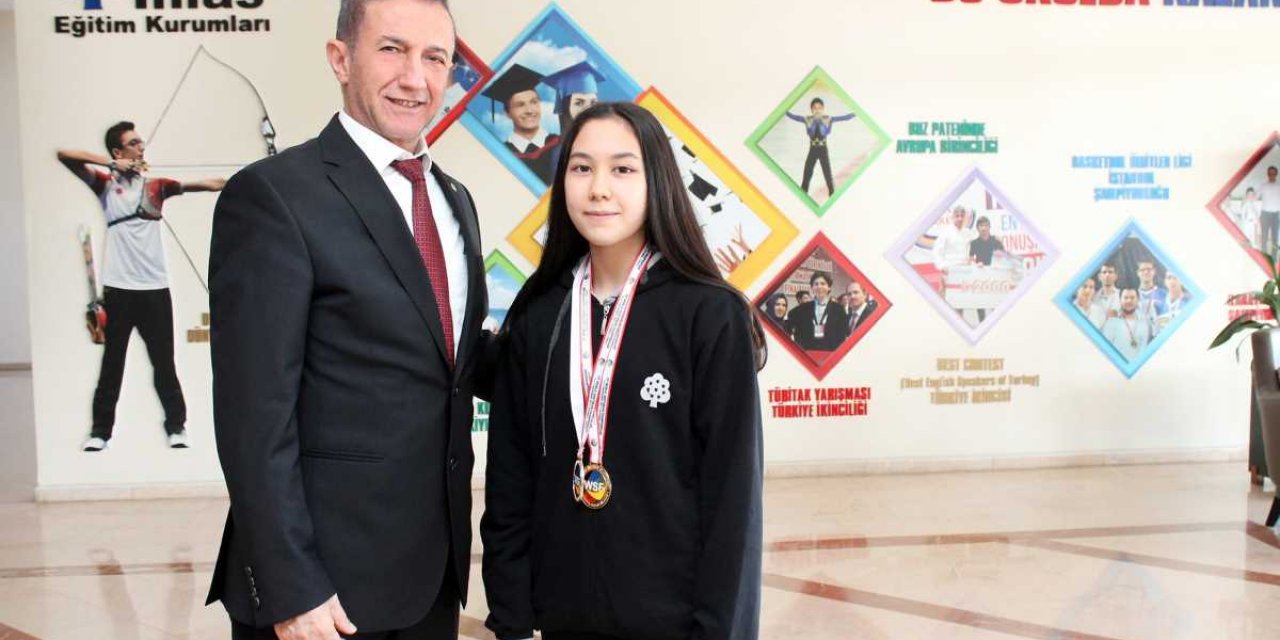 İhlas Koleji'nden ikinci çifte dünya şampiyonluğu