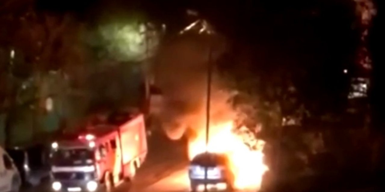 Sarıyer’de seyir halindeki otomobil alev alev yandı