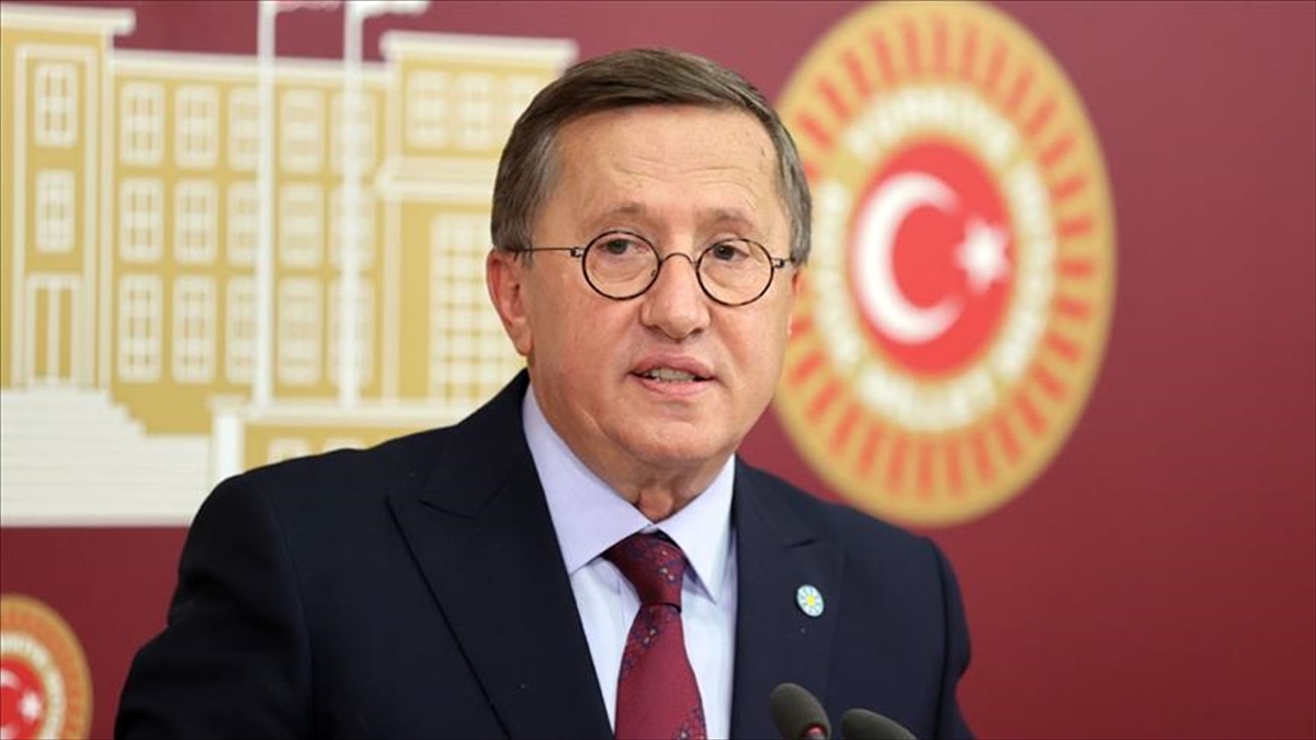 Lütfü Türkkan'nın Dumlupınar Denizaltısındaki Şehitlerimiz Paylaşımına Tepki