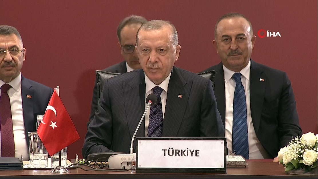 Cumhurbaşkanı Erdoğan: “Hem ticaretimizi hem karşılıklı yatırımlarımızı süratle arttırmalıyız”