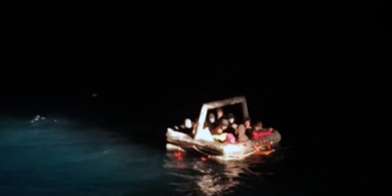 Marmaris’te 20 düzensiz göçmen kurtarıldı