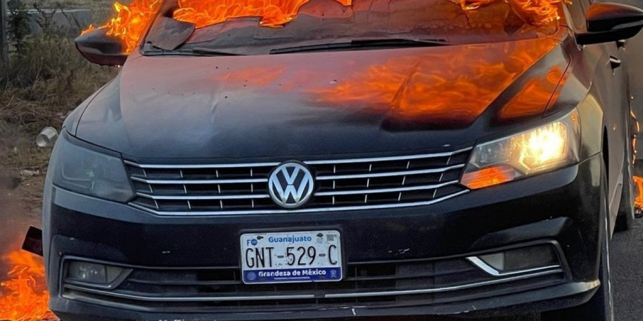 Meksika'da 2 kadını arabaya kilitleyip yaktılar