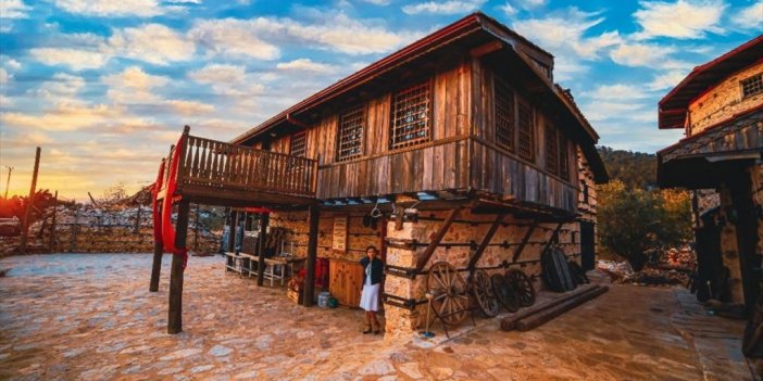 Akseki İlçesindeki Tarihi Evler Turistlerin İlgisini Çekiyor