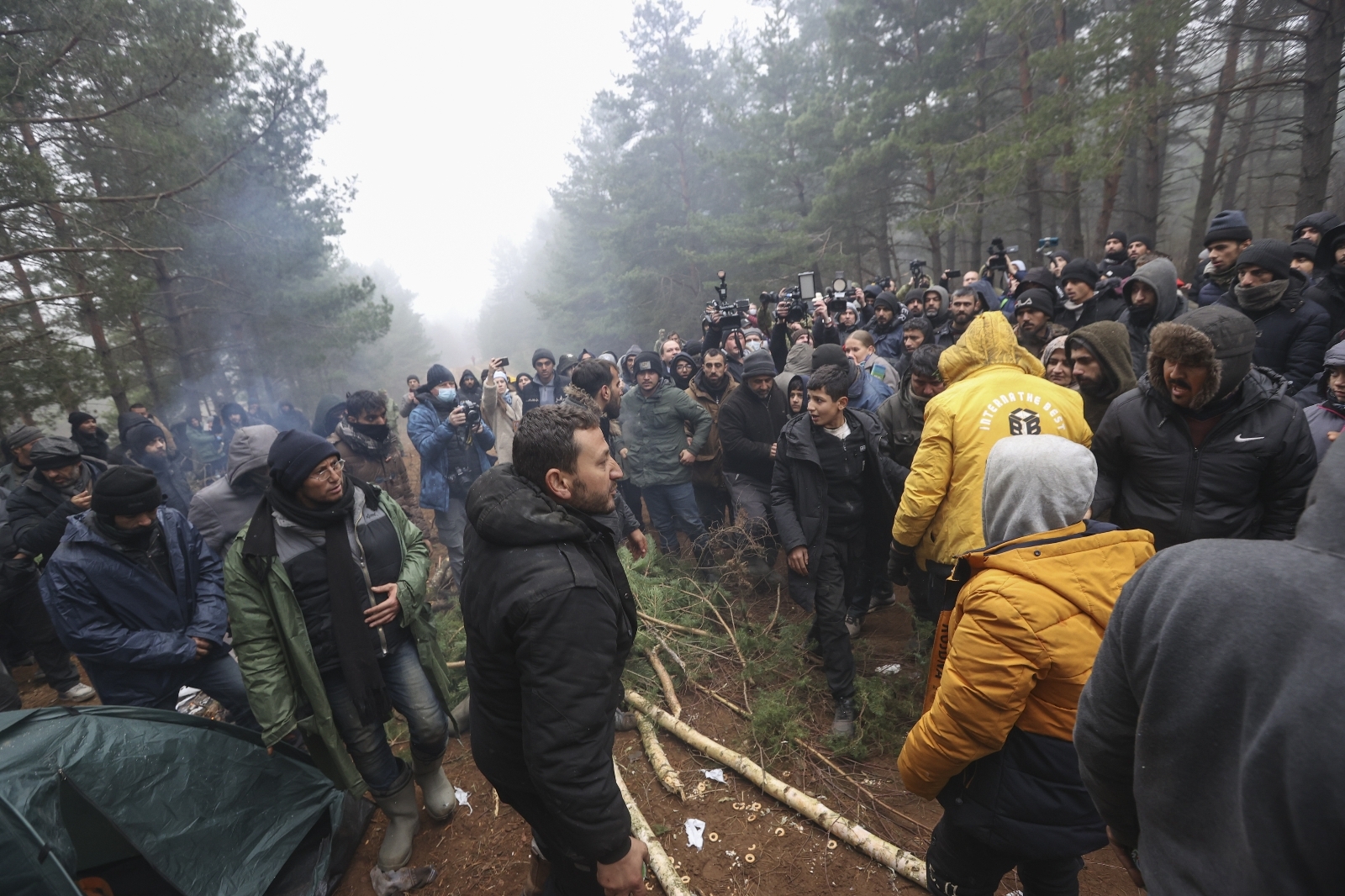 Polonya İçişleri Bakanı Kaminski: "Rusya ve Belarus’un kontrolü altında yeni göç rotası oluşturuluyor"