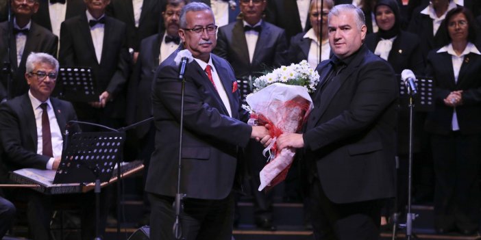 Aydın Büyükşehir Türk Sanat Müziği Korosu'ndan 'Ata'ya Saygı' Konseri