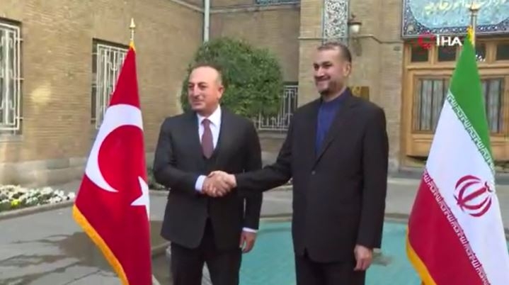 Bakan Çavuşoğlu, İranlı mevkidaşı Abdullahiyan ile görüştü