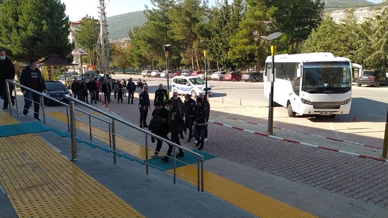 Burdur’da şafak vakti ‘Suç örgütü’ operasyonu