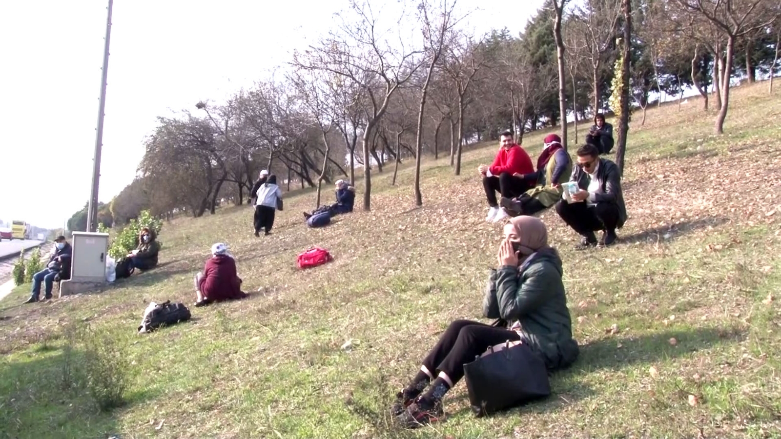 İstanbul’da yolcu otobüsünde yangın paniği: Yolcular 1.5 saat TEM’de kaldı