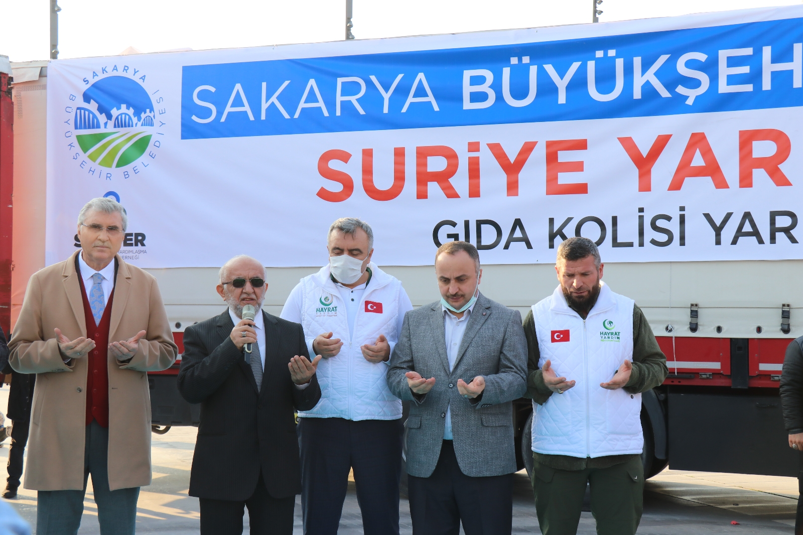 11 Tır Dolusu Yardım İdlib’e Dualarla Uğurlandı