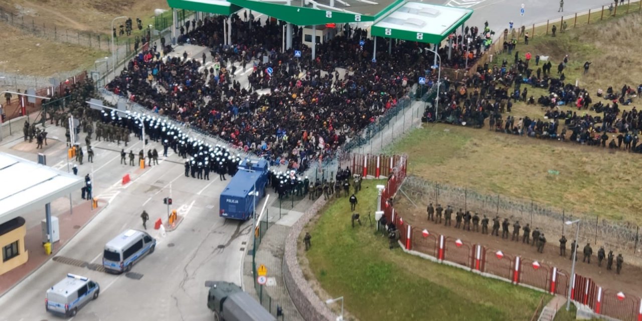 Belarus’ta 3 bin 500 göçmen Polonya sınırında toplandı
