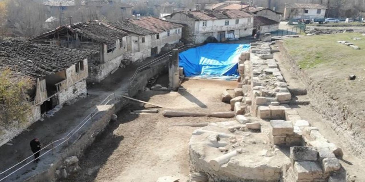 Kütahya'da  'Yaren Dede'nin mezarı boş çıktı