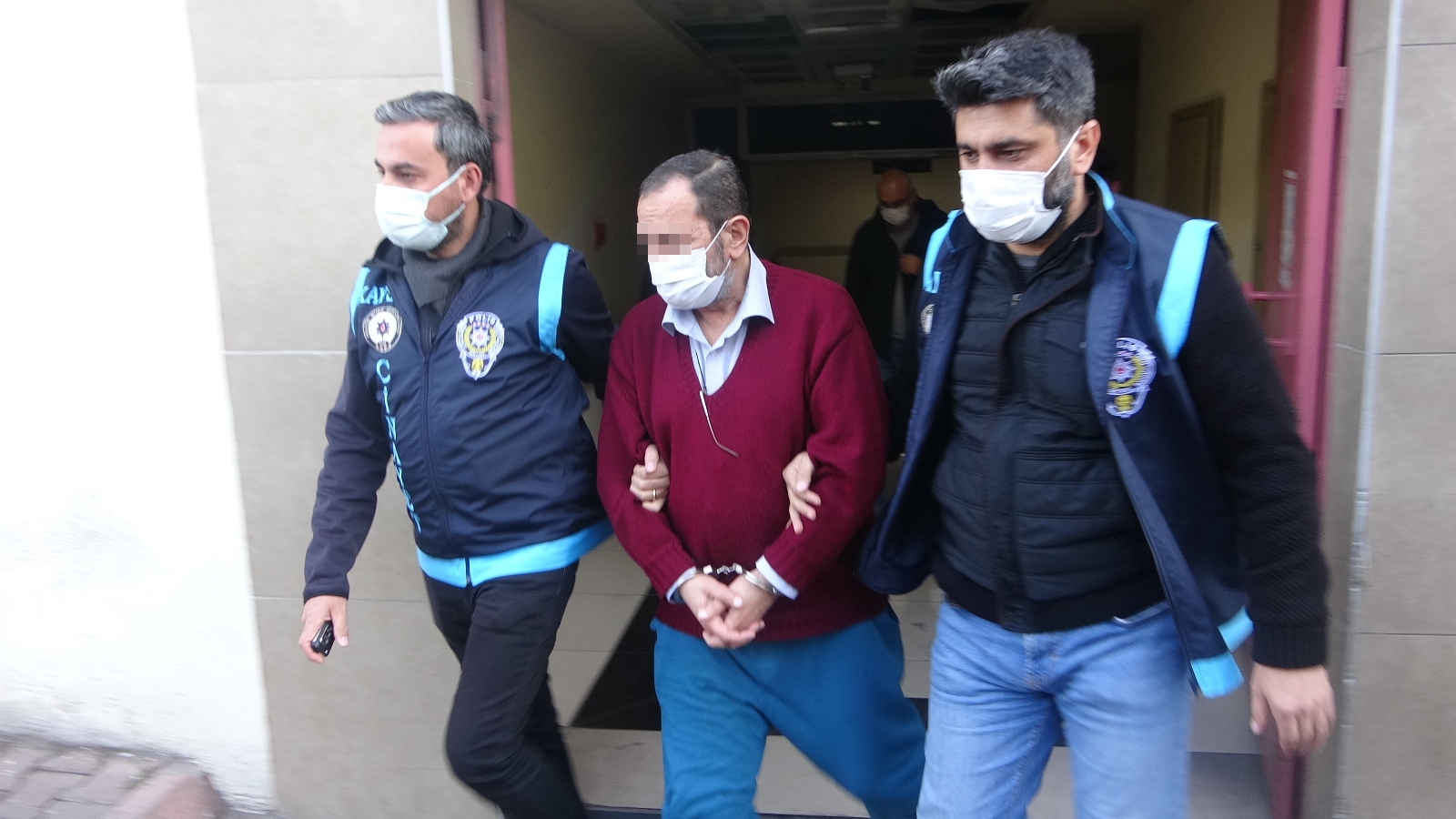 Tartıştığı Kızını Boğazını Keserek Öldüren Baba Adliyede