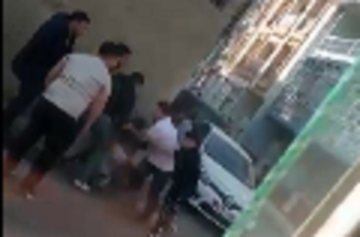 İzmir’de Güpegündüz Silahlı Çatışma Anı Kamerada