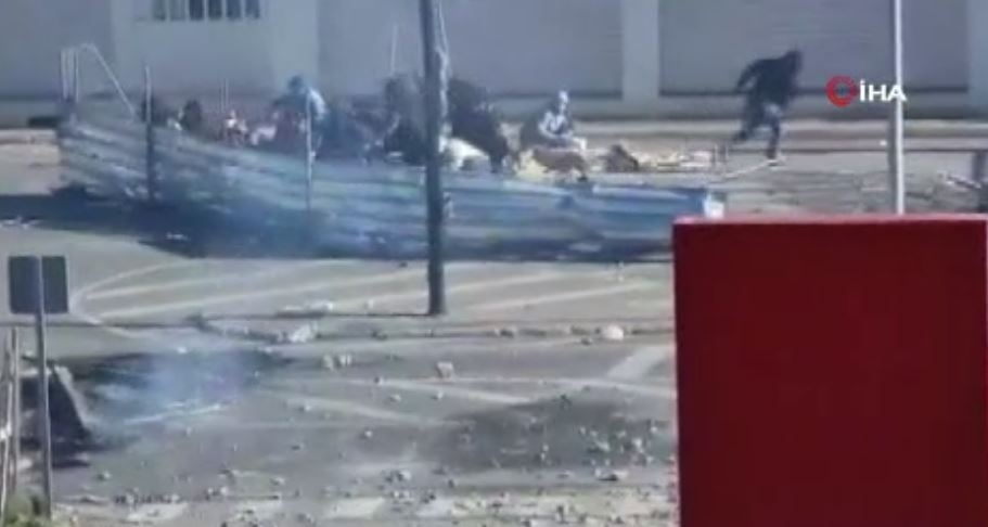 İspanya’da Greve Giden Yaklaşık 20 Bin Metal İşçisi Polisle Çatıştı