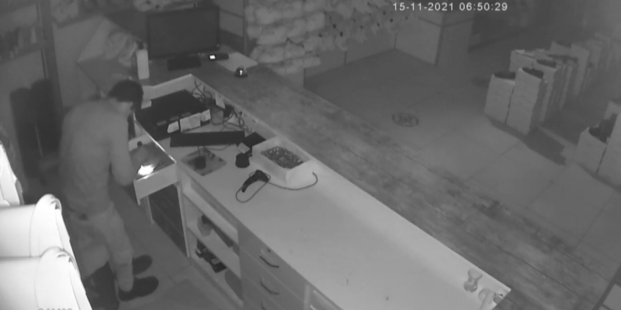 Alarm çalınca güvenlik kamerası kayıt cihazı yerine müzik setini çaldı