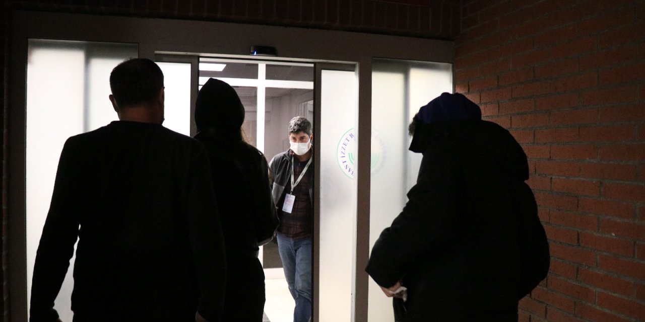 Bolu’da, Koru Otel’de kalan 60 öğrenci zehirlenme şüphesiyle hastaneye kaldırıldı