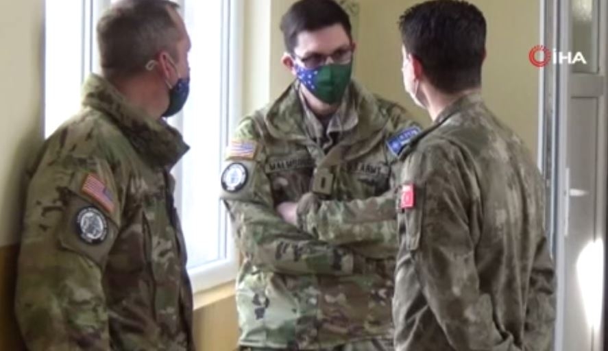 Kosova’da görev yapan Türk askerinden eğitime destek