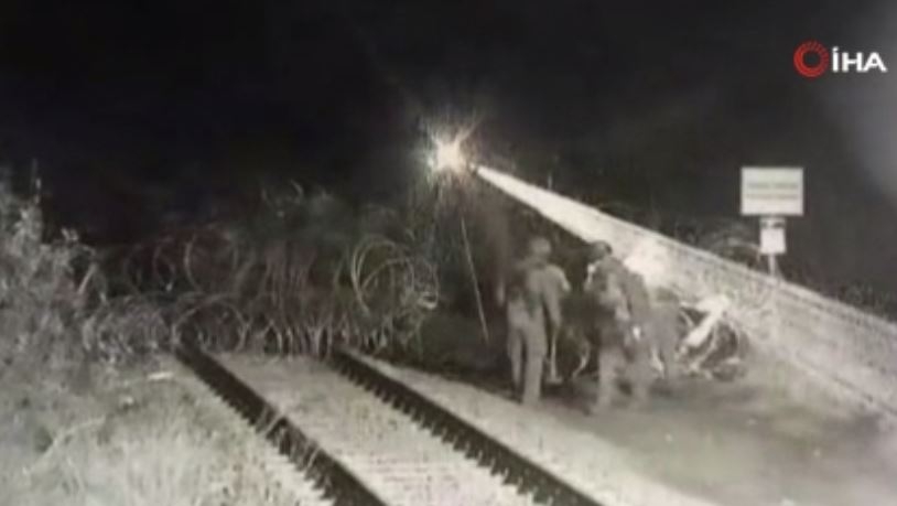 Polonya, Belarus sınırındaki demiryolunu dikenli telle kapattı