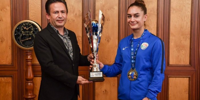 Hemşire Duygu Turan, kick boksta dünya şampiyonu oldu