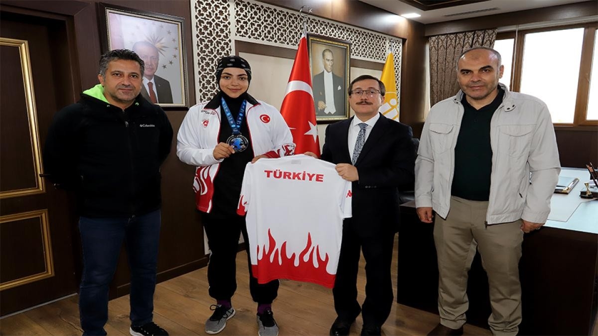 Kick Boks Şampiyonasından Dünya 2’nci Olarak Döndü