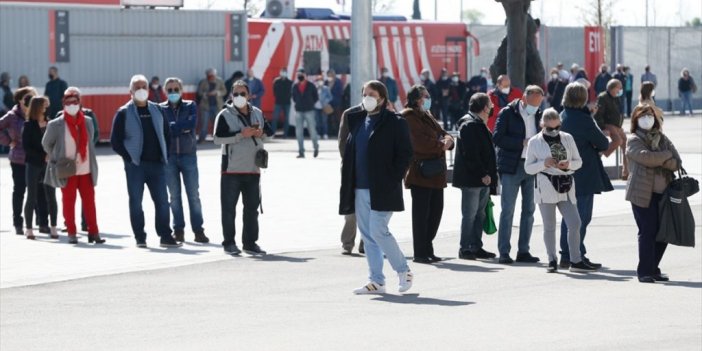 İspanya'da Kovid-19'da Yeni Vakalar Ve Ölü Sayıları Yeniden Artışa Geçti